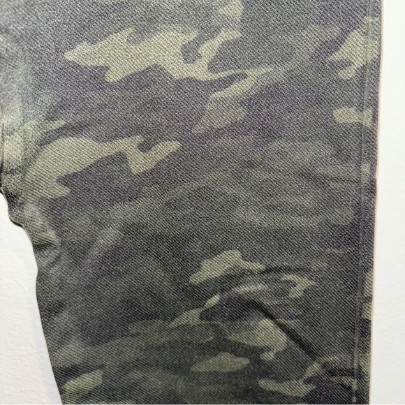 SPANX GREEN CAMO leggings Size L - Picture 4 of 4
